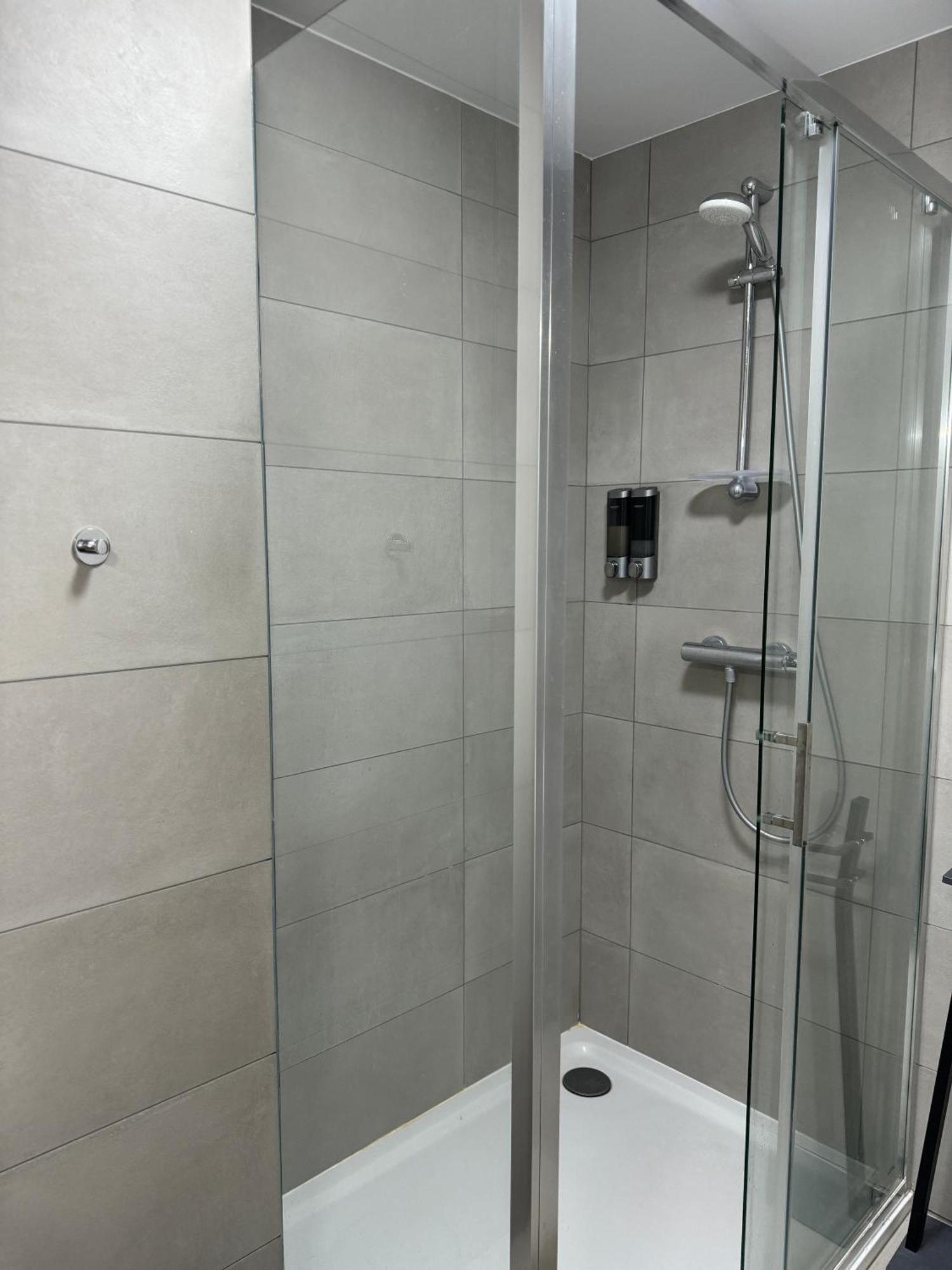 Appartamento Liege Luxe & Jacuzzi Sous Les Etoiles Saint-Nicolas  Esterno foto